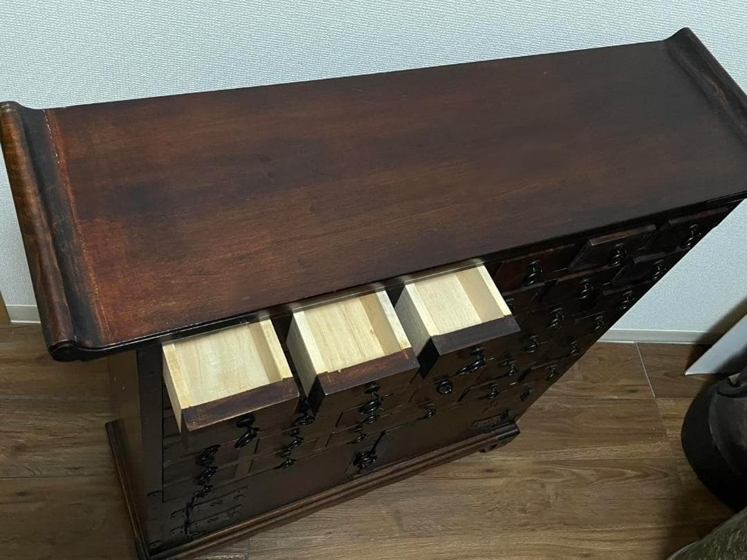 様 時代 李朝 真鍮金具 42杯 抽斗 薬箪笥 ヤクジャン 飾り棚 朝鮮棚