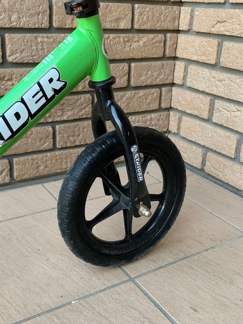 【美品】ストライダー スポーツモデル 12インチ　日本正規品