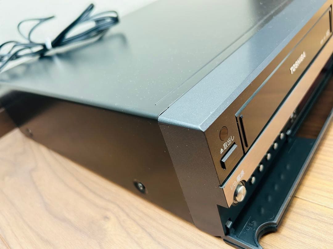 TOSHIBA VTR一体型HDD&DVDビデオレコーダーRD-W301