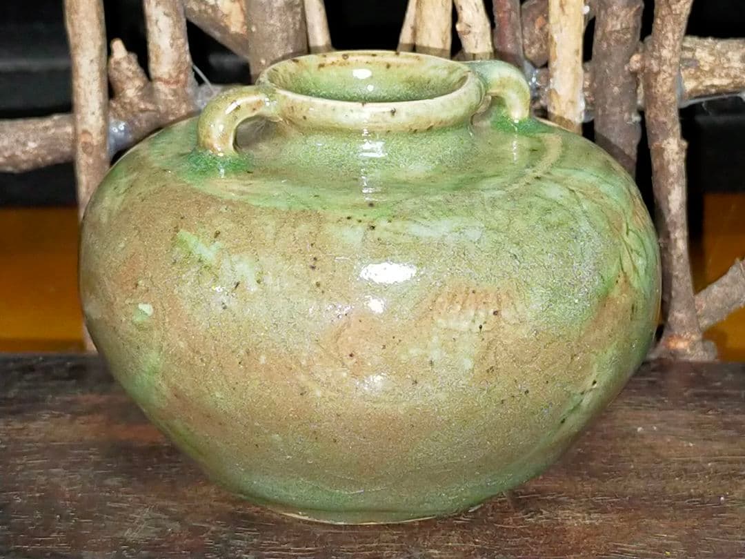 ♥双耳　青磁　小壺　高６４ｍｍ　花文　壺　壷　骨董　古玩