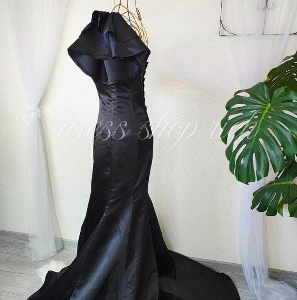 ブラックドレス　L サテン　オフショルダー　マーメイド