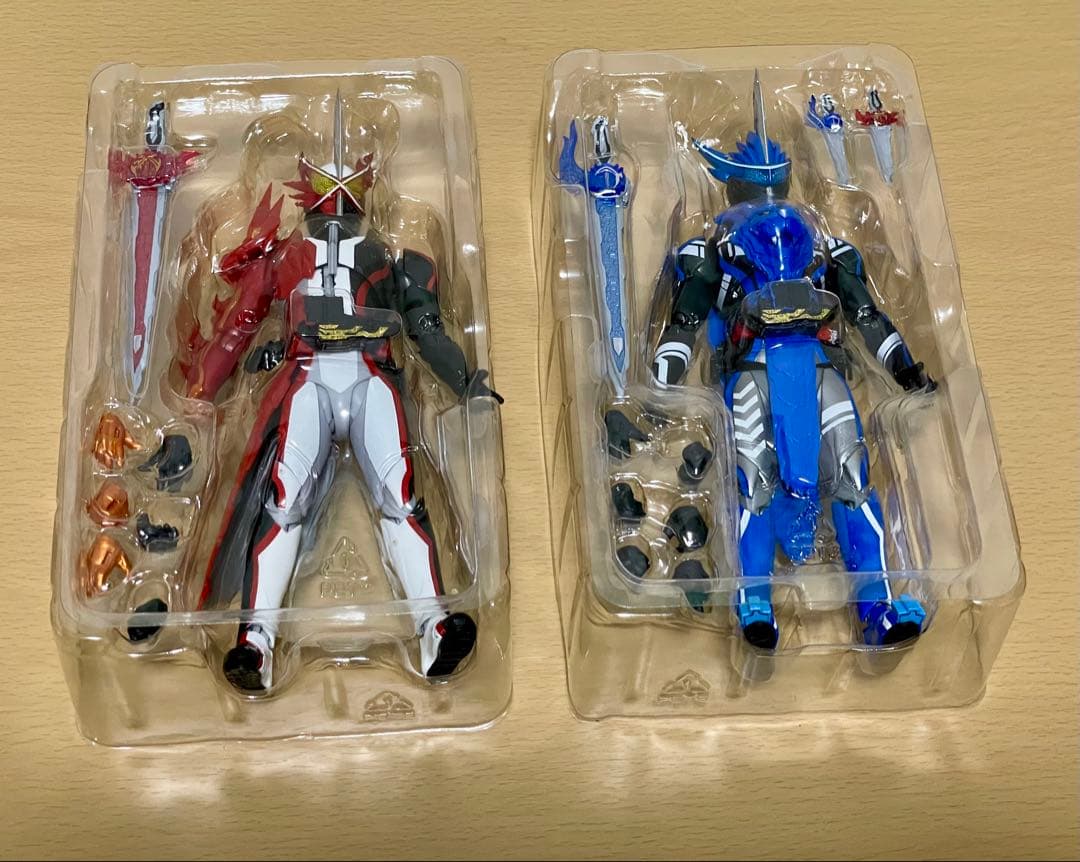 仮面ライダーセイバー　フィギュアーツ3体セット