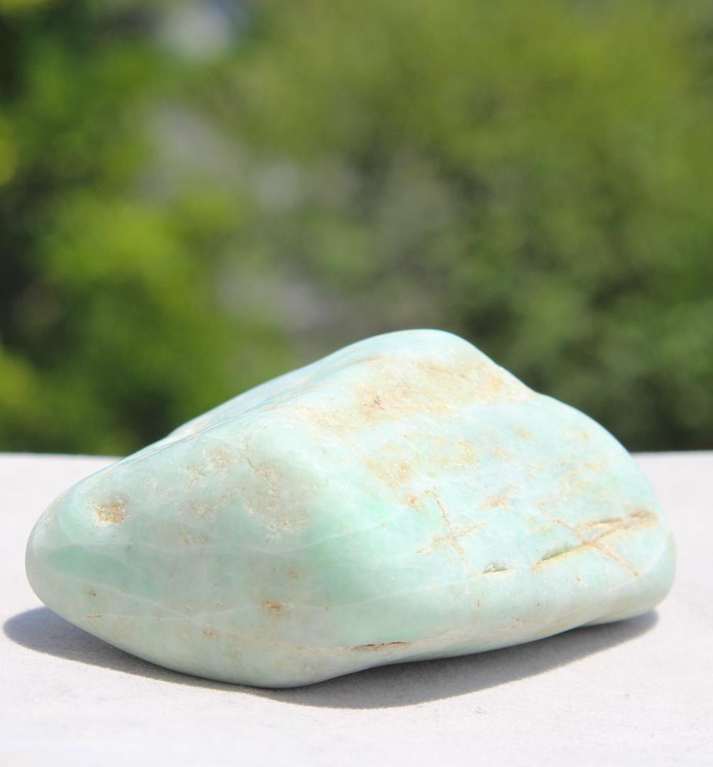 ［緑の美翡翠］糸魚川翡翠 原石 216.2g