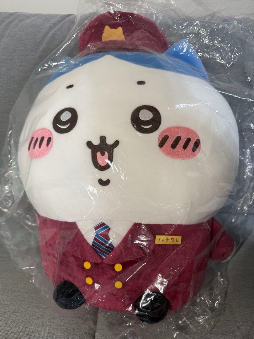 【新品】ちいかわ　阪急電車　BIGぬいぐるみ　ぬいぐるみ　ハチワレ