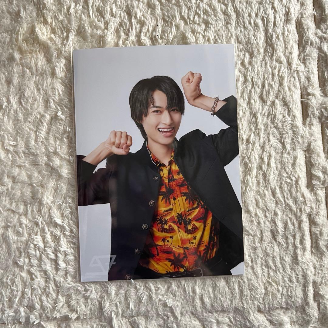 SUPER☆DRAGON 飯島颯 生写真 SUPER☆DRAGON/飯島颯/横型・全身・背景赤/