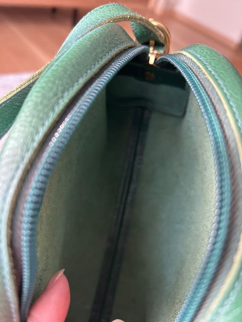 IL BISONTE イルビゾンテショルダーバッグ　グリーン半月型