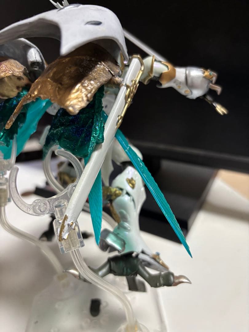 ロボットフィギュア ホワイト ゴールド