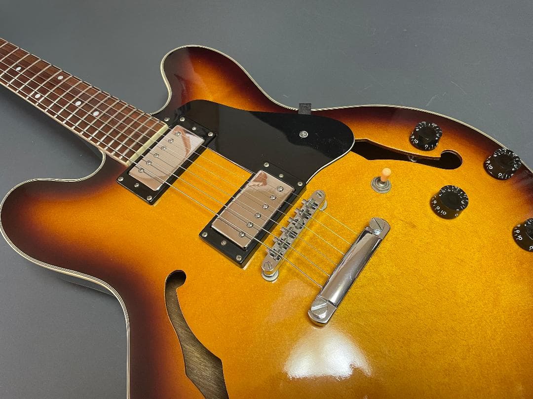 Toni Smith ES335タイプ セミアコ