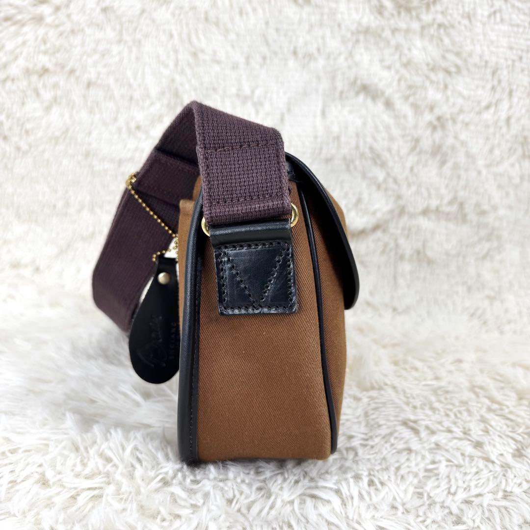 ブレディ コルネ ヘーゼルナッツ ショルダーバッグ ブラウン キャンバス