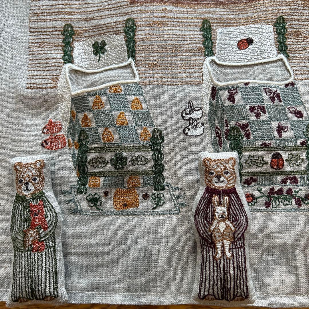 コーラル&タスク Coral&Tusk ３匹のクマのクッションカバー　新作