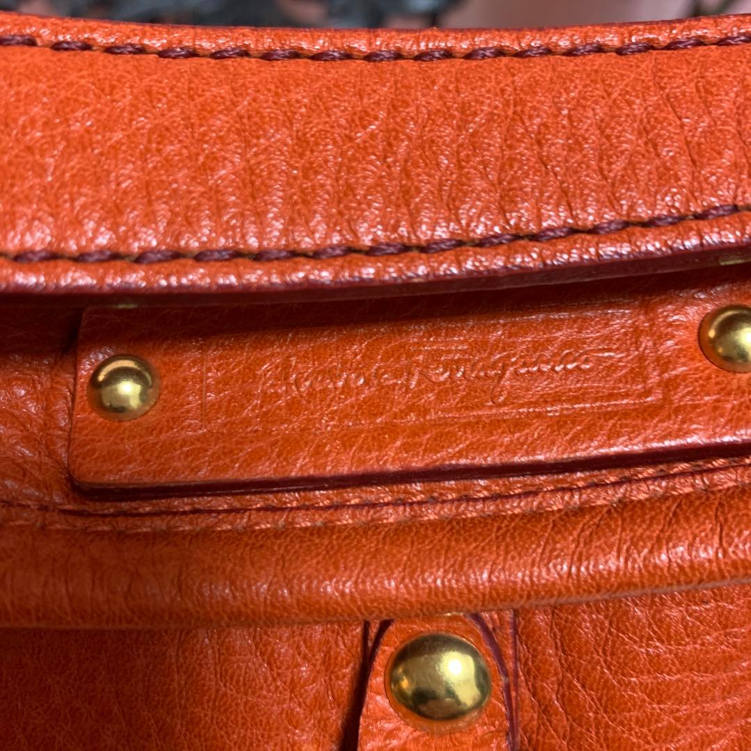 ガンチーニ ハンドバッグ salvatore ferragamo フェラガモ