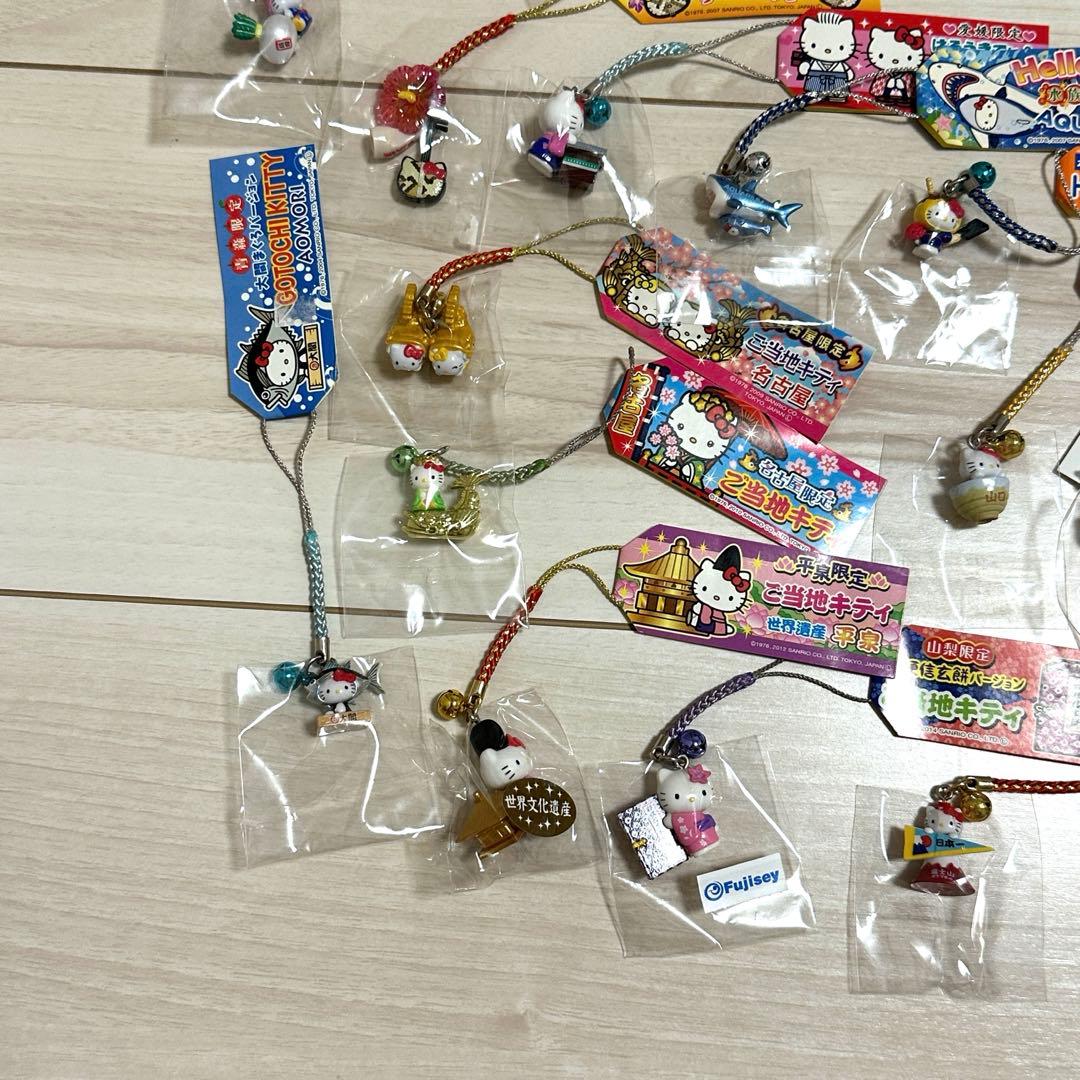 ご当地キティー　 ストラップ 55個セット