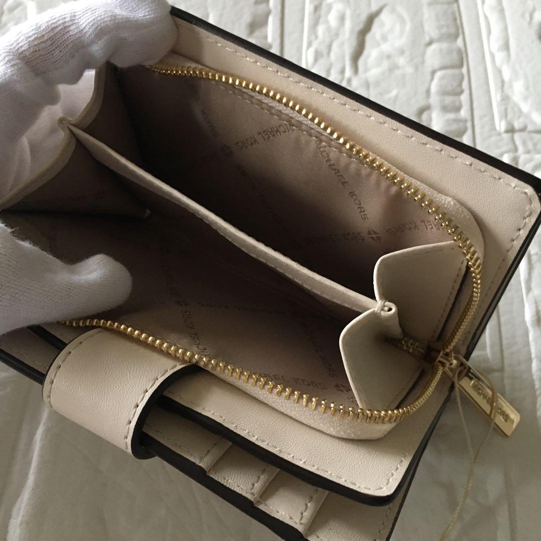 新品　マイケルコース MICHEAL KORS　二つ折り　財布　ホワイト