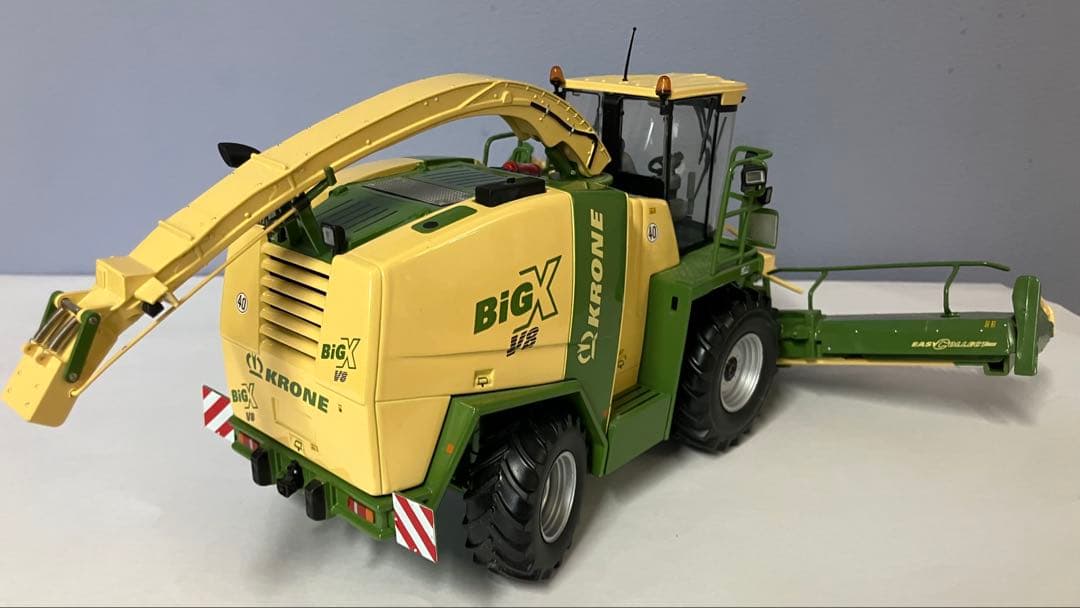 希少！ユニバーサルホビーKRONE BIG X V8トラクター1/32 クローネ