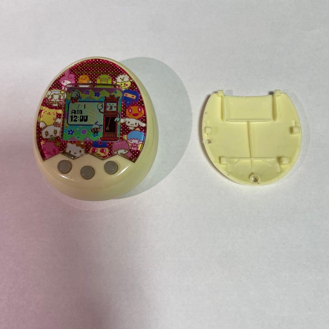 バンダイ　たまごっちみくすサンリオキャラクターズ