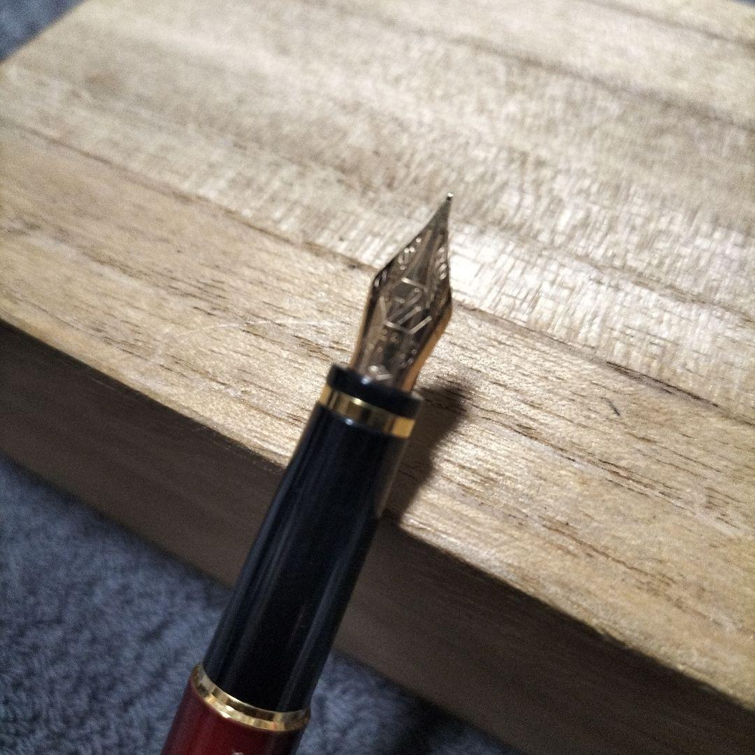 18Ｋ WATERMAN 赤い樹脂製万年筆 金色装飾