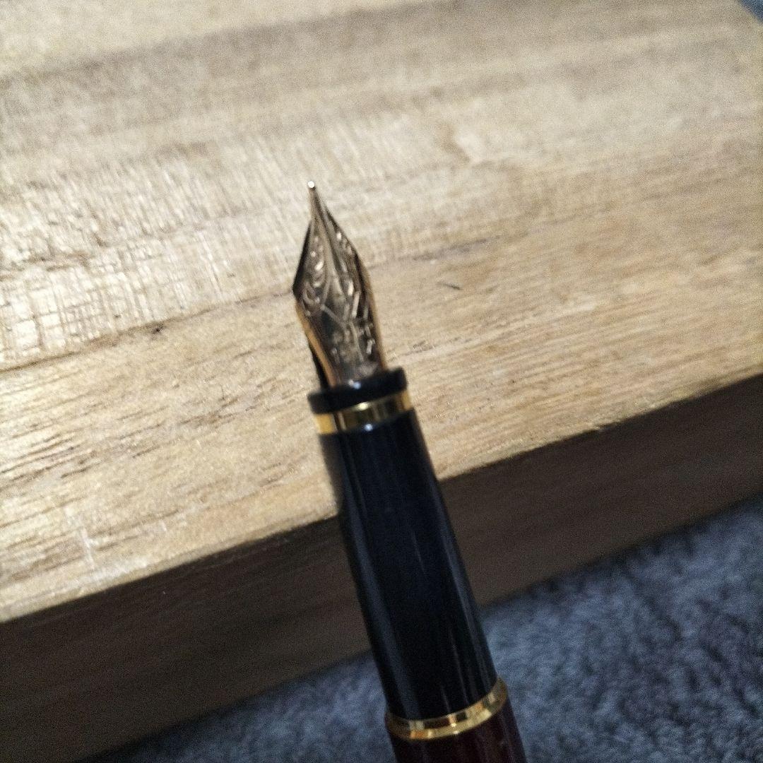 18Ｋ WATERMAN 赤い樹脂製万年筆 金色装飾