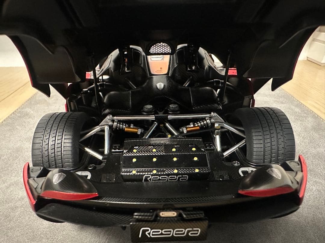 オートアート AUTOart 1/18 ケーニグセグ レゲーラ ミニカー 全開閉