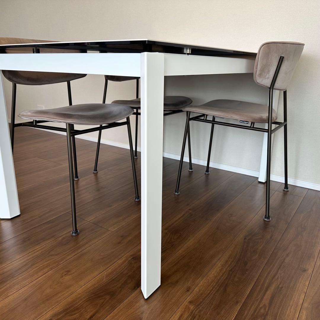 カリガリス セラミック伸長ダイニングテーブル