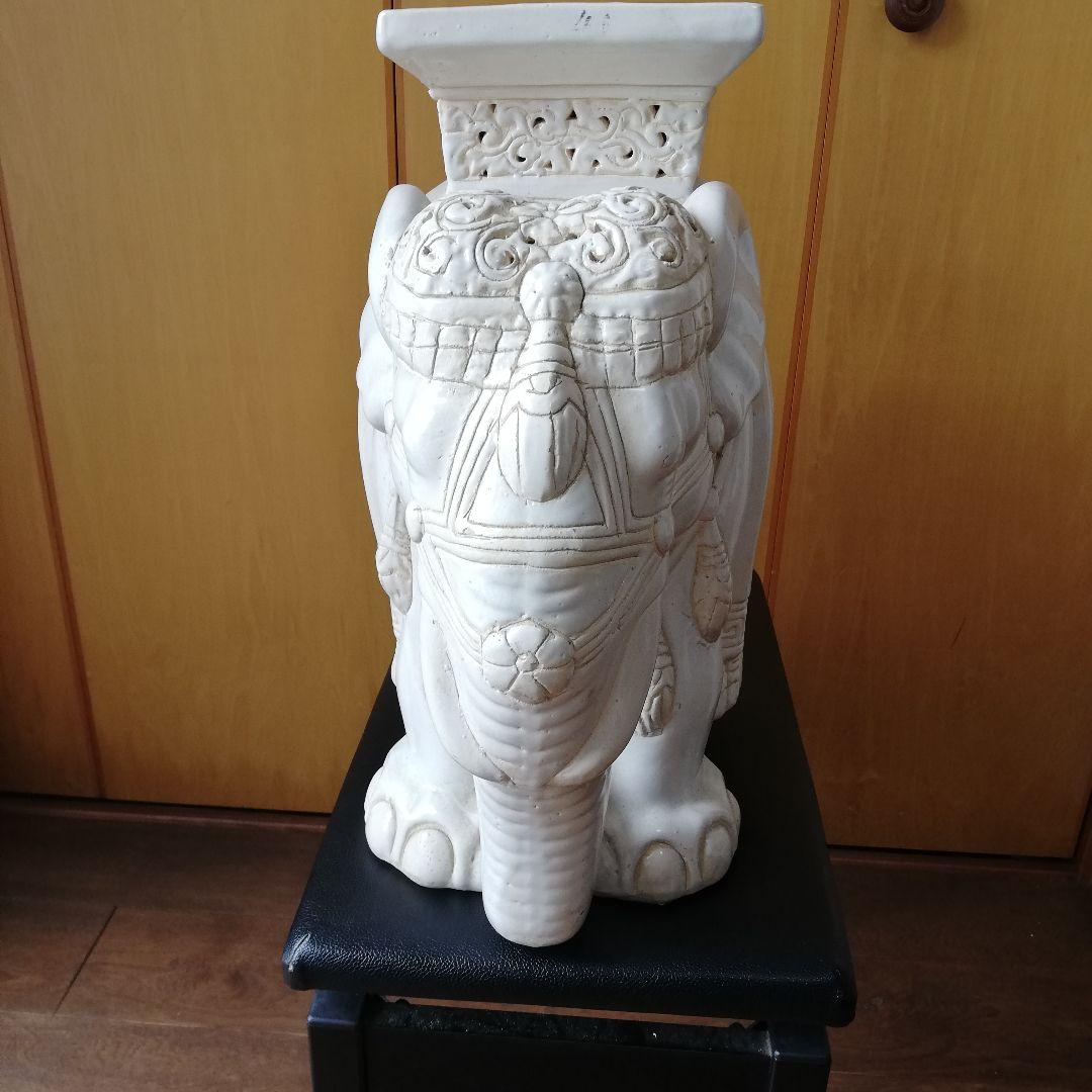アジアン。大型の象の花台。陶器製 販売
