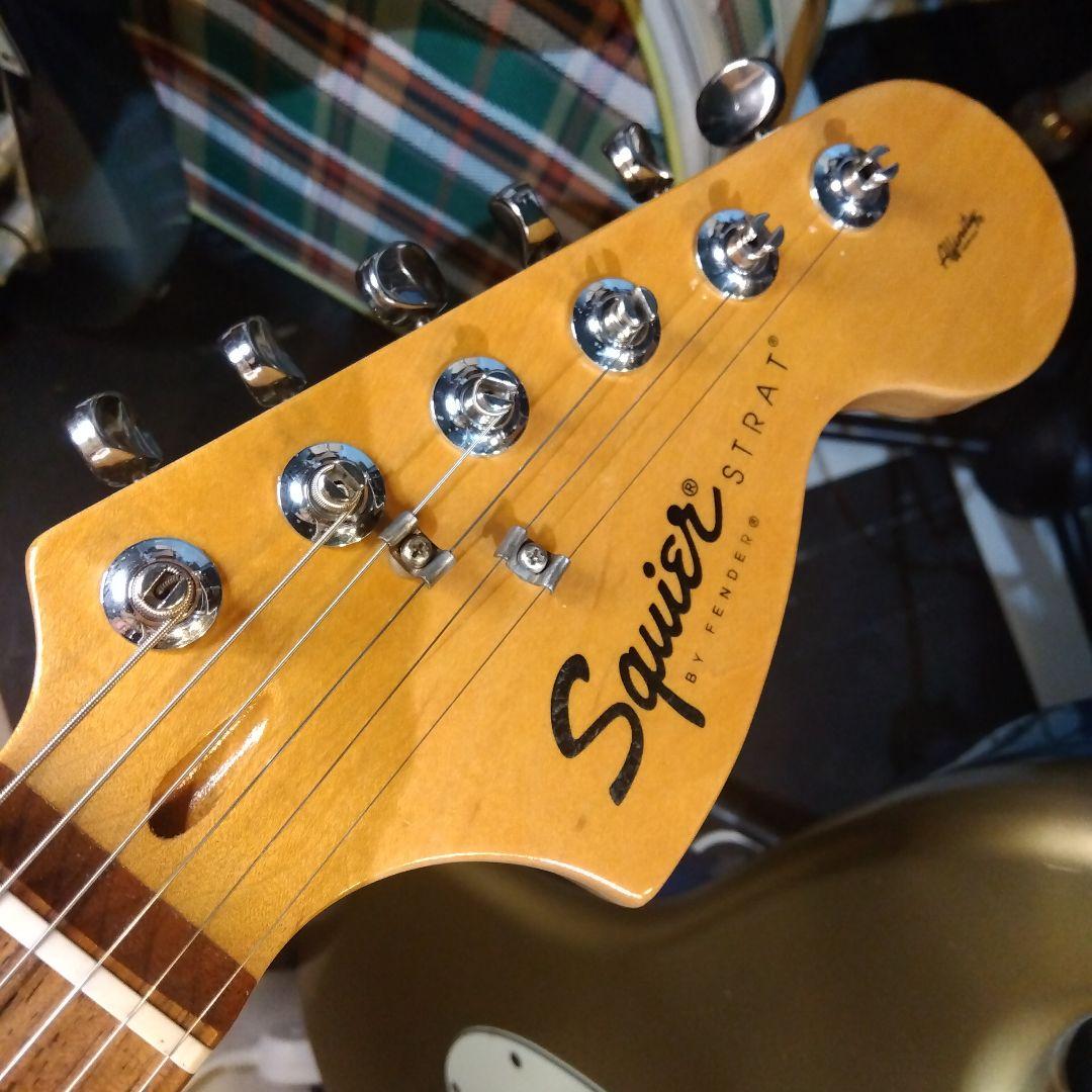 シルバーエレキギター ！スクワイヤ ラージヘッド…