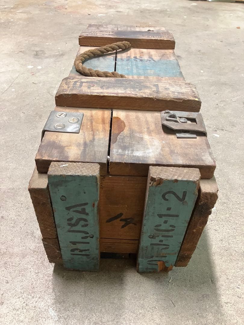 自衛隊　木製弾薬箱　57ミリ　無反動砲用　ミリタリー