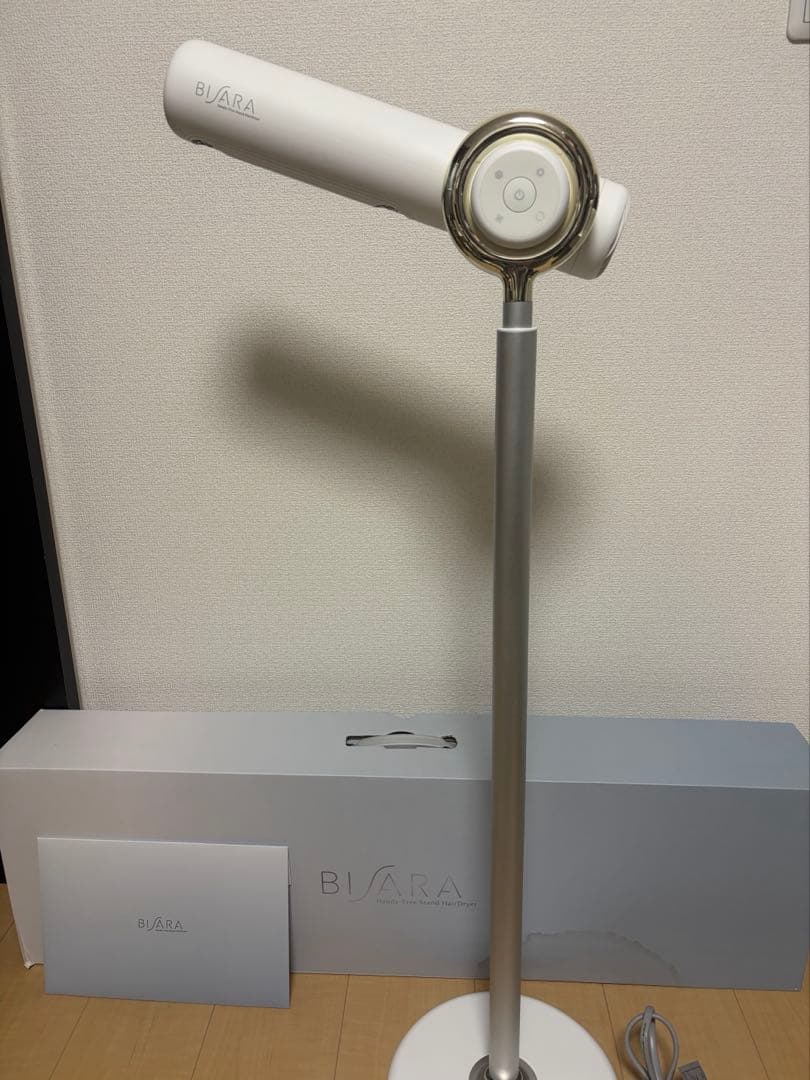 限定値下げ　BISARA スタンド式ヘアドライヤー ミルキーホワイト箱有り