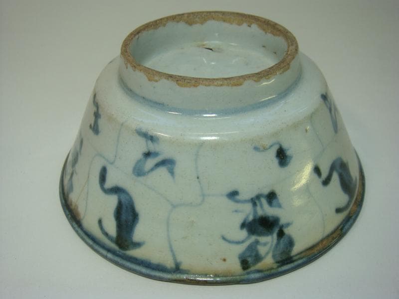 茶碗■古い台湾平茶碗 染付 古陶磁器 酒盃 時代物 花唐草 お茶道具 骨董品■