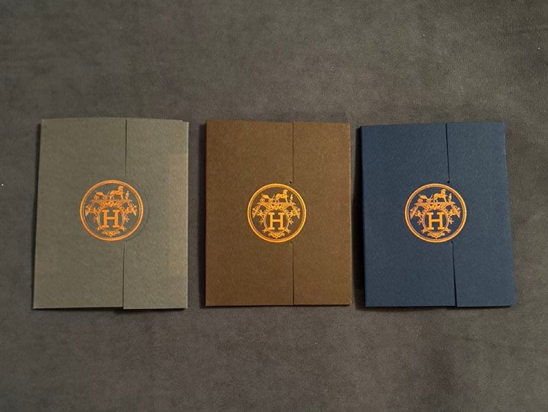 入手困難HERMESエルメス 新品未使用メモ帳＋付箋紙 文房具