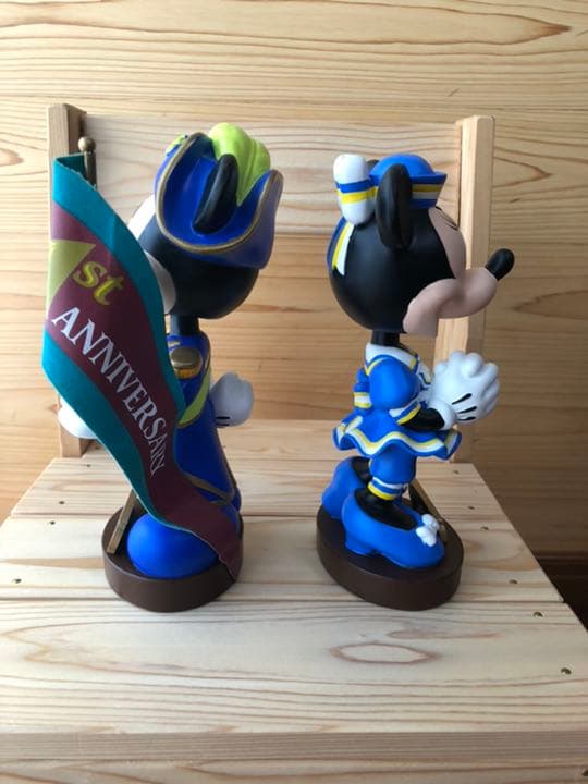 ディズニー　シー　　1周年記念フィギュア