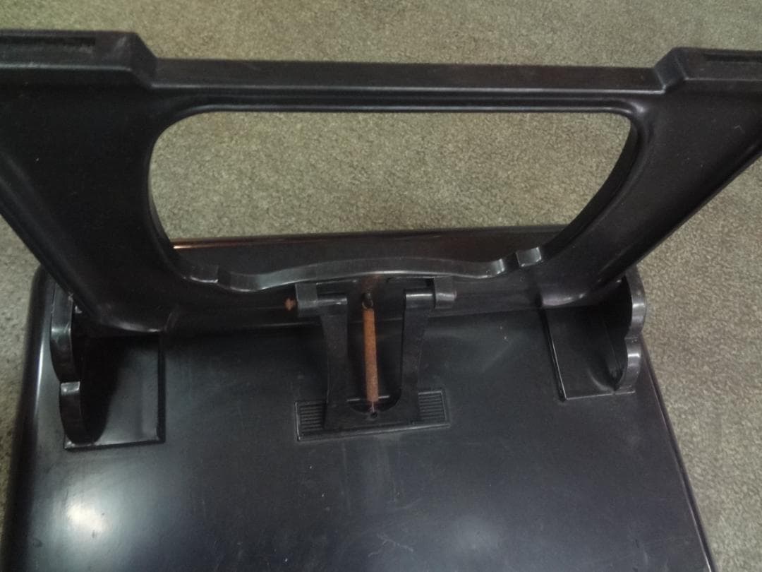 折り畳み式漆器膳 １０膳セット　　黒地に金色の雲模様