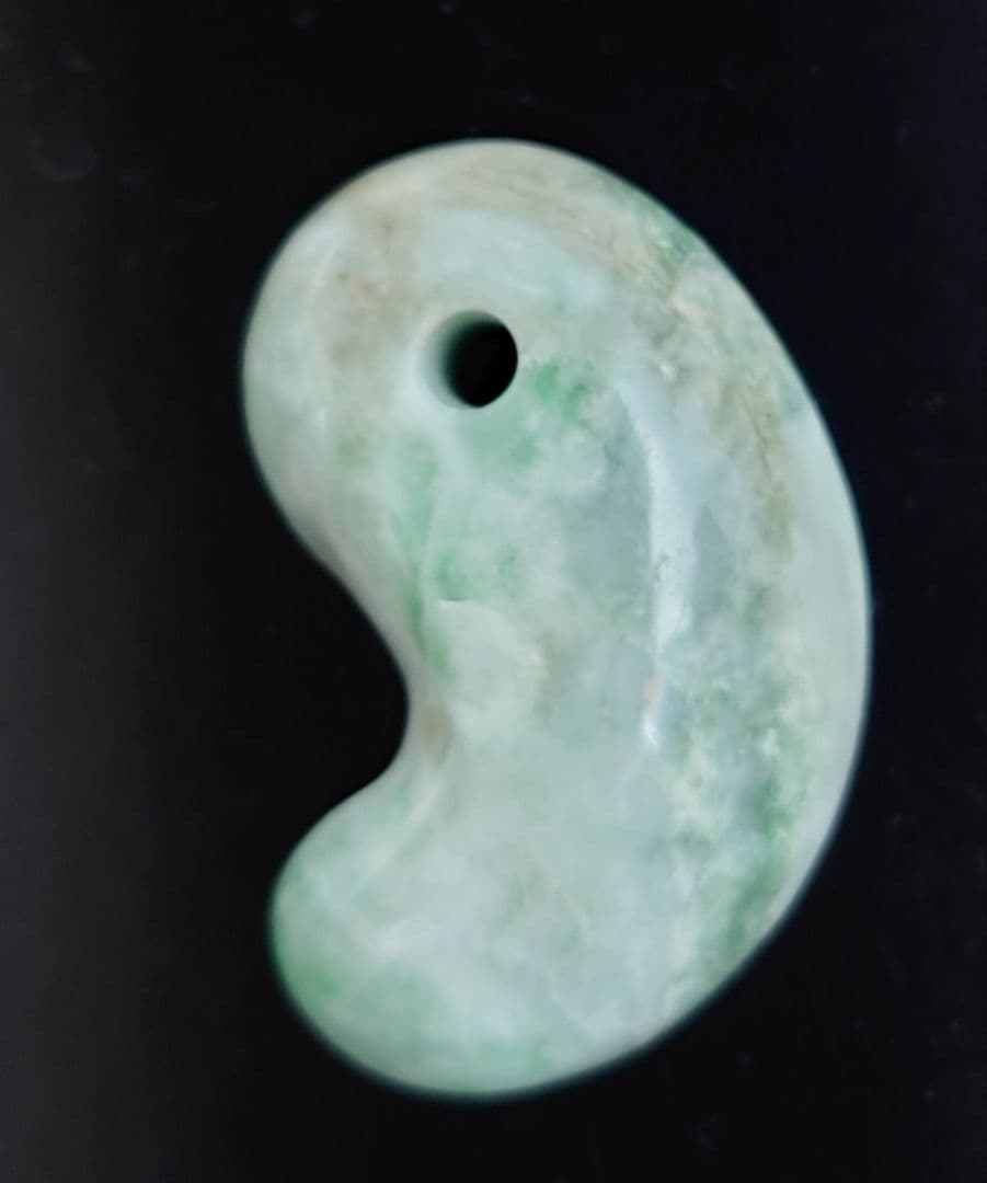 糸魚川翡翠　勾玉　複雑な紋様 糸魚川翡翠 勾玉 複雑な紋様 【公式通販】