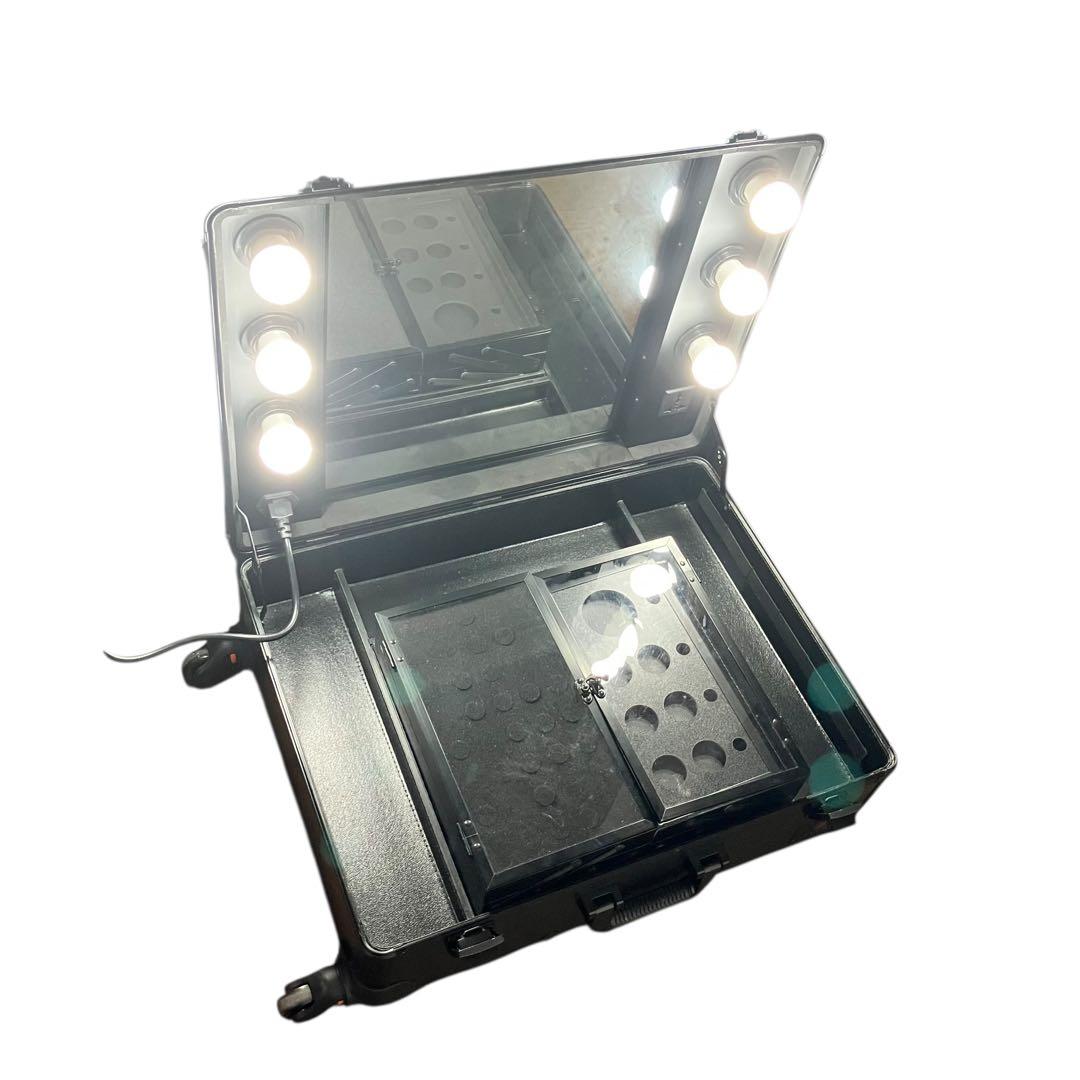 ハリウッドミラーメイクボックス プロ使用　大容量 キャリーケース　LUVODI