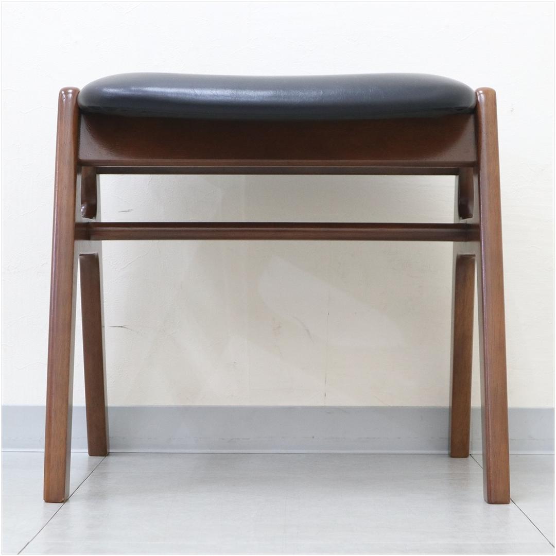 極美品 カリモク60 スタッキング スツール スタンダート ブラック 椅子