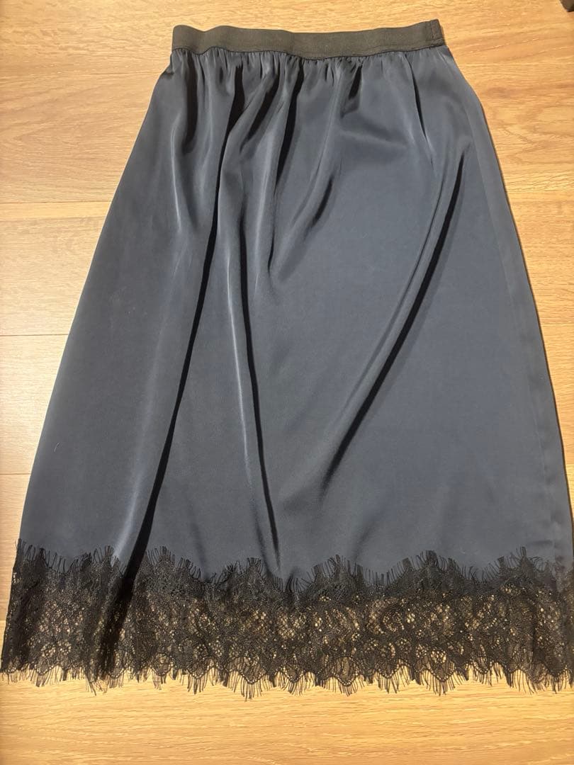 machatt レースサテンスカート　完売色ネイビー