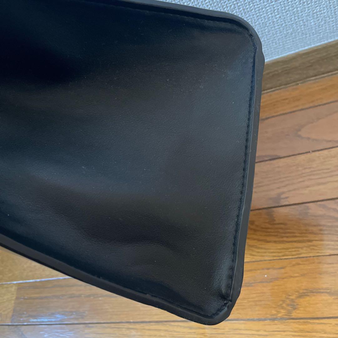 THE ROW 風ブラックレザーハンドバッグ