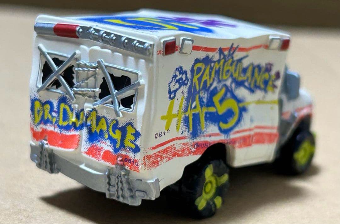 トミカ カーズ ドクターダメージ スタンダードタイプ C-39