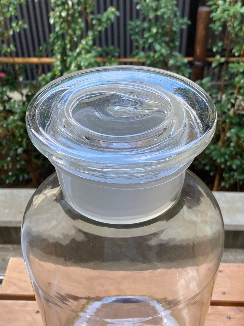 大きい試薬瓶 ￼高さ約37センチ