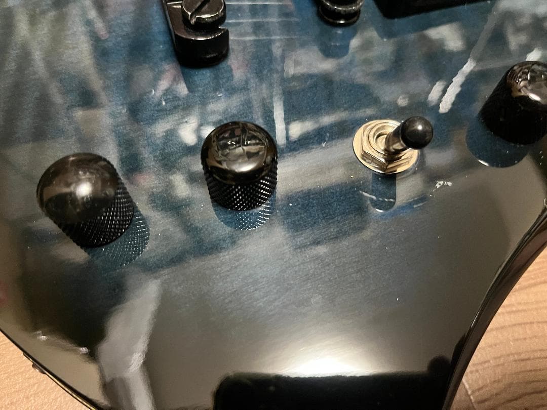 B.C.RICH モッキンバード ギター シースルーブラックサンバースト　虎目