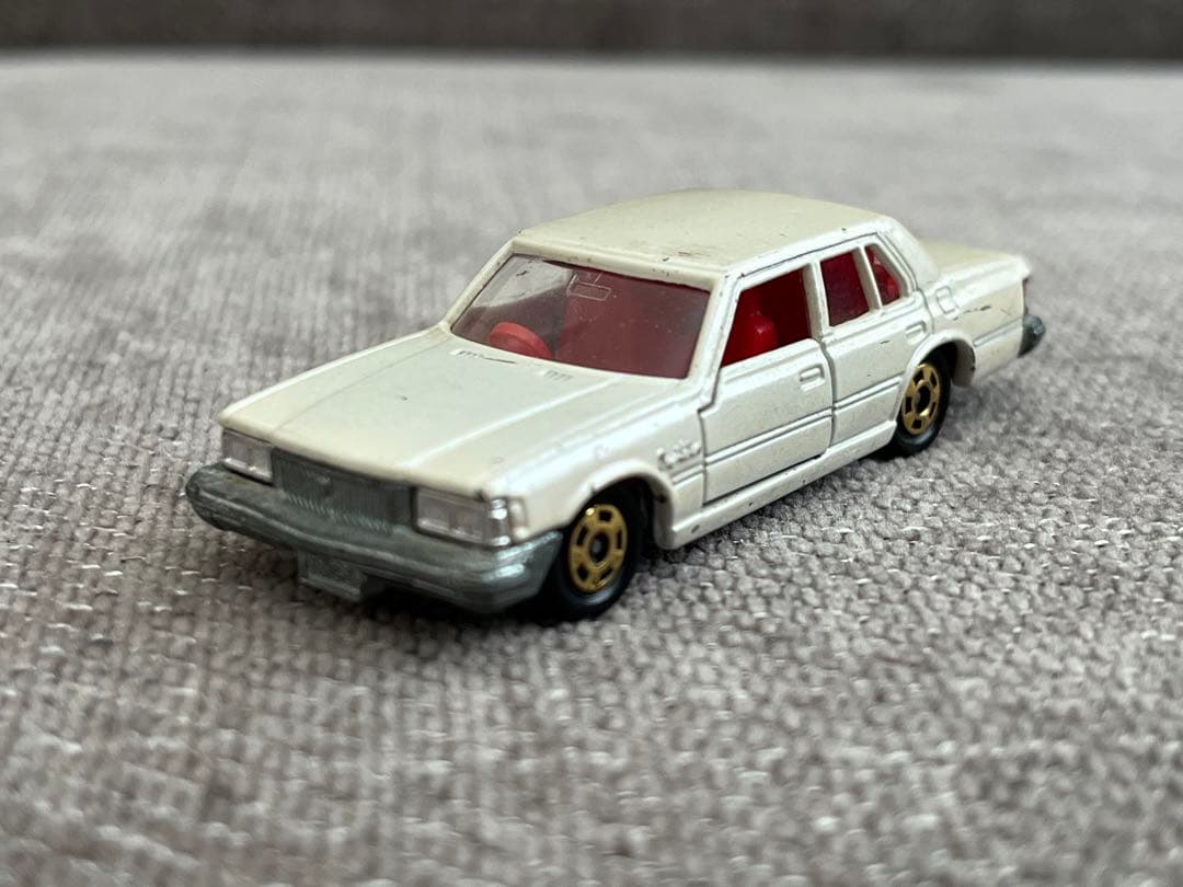 トミカ 絶版 日本製 NO.55 トヨタ クラウン 箱無し - メルカリ