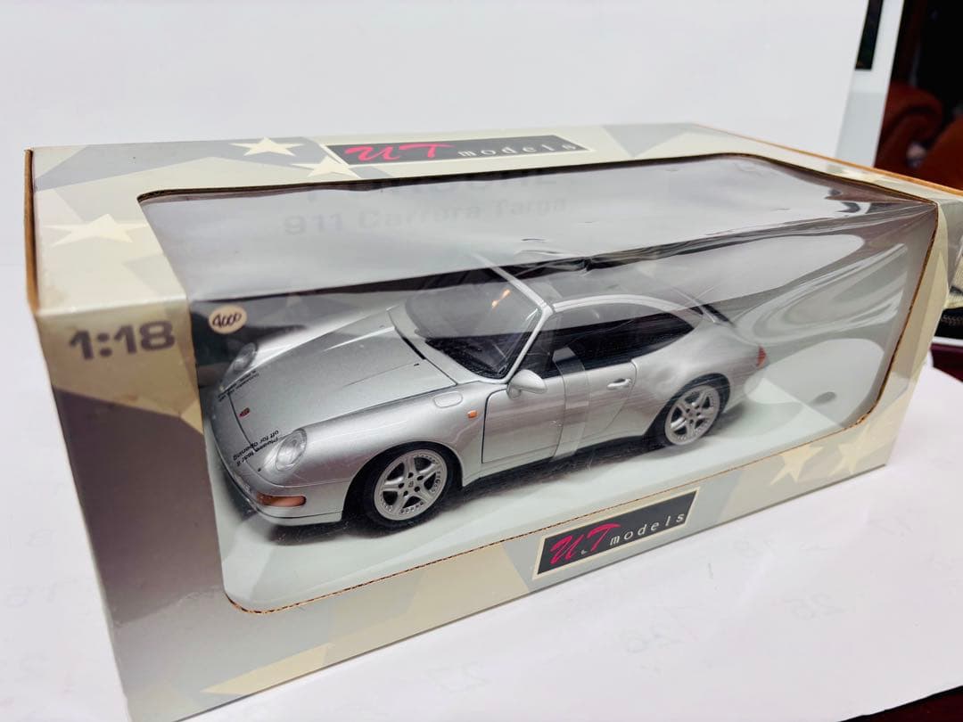 未開封新品送料込1/18 Porsche Carrera targaミニカー