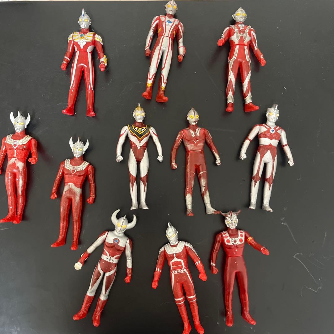 ウルトラマンフィギュア 11体セット 1970年代 ウルトラマン11人セット くねくね針金人形 ソフビ 手が動く