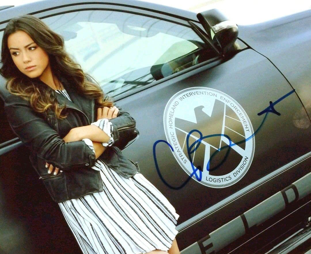 直筆サイン入り写真 クロエ・ベネット エージェント・オブ・シールド