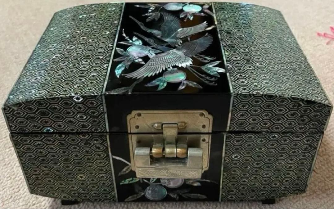 ジュエリーボックス 螺鈿細工 漆器 貝細工 鍵付き‼️ アクセサリー