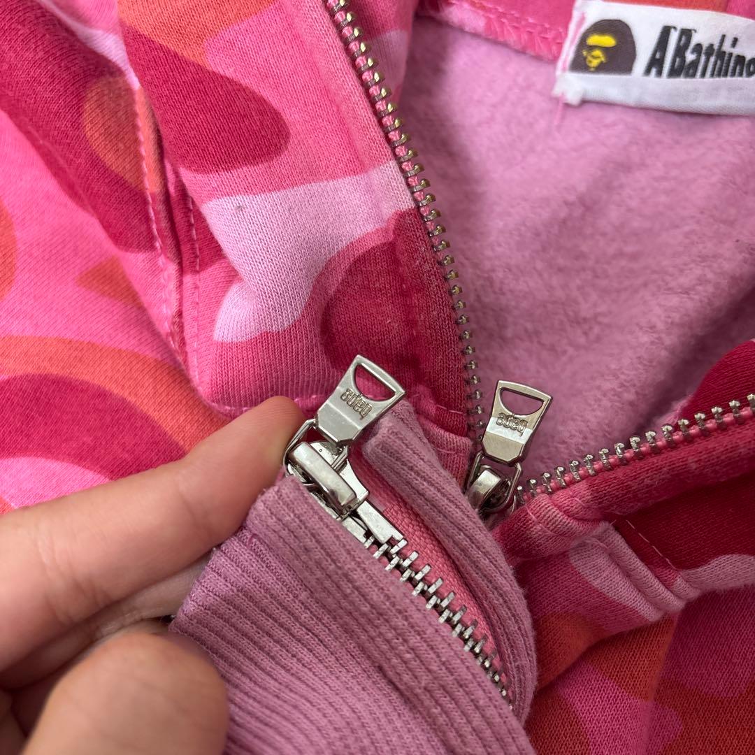 即購入可 値下げ中A Bathing ApeピンクカモフラージュパーカーMサイズ