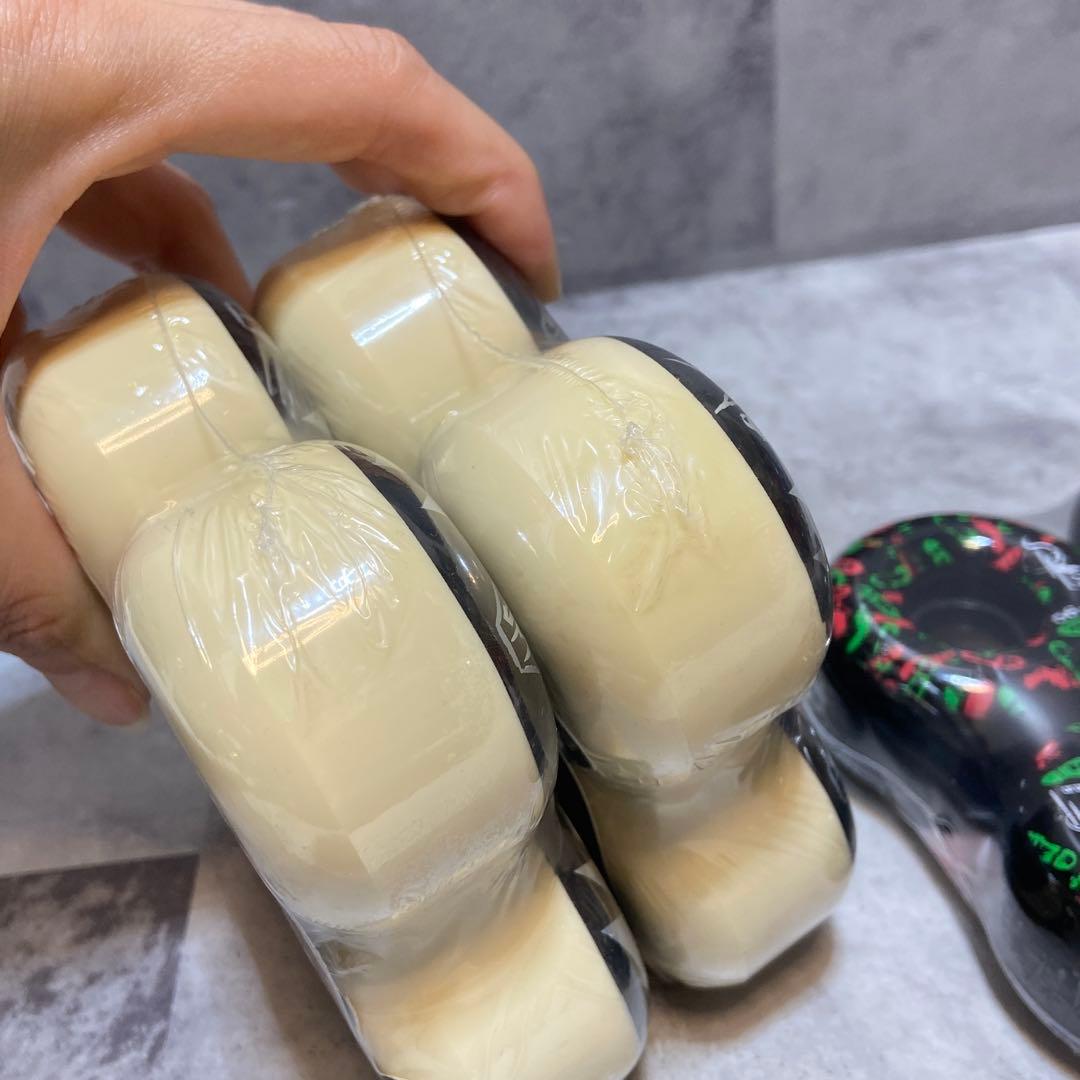 【新品・未使用】スケボー　ウィール　56mm 3個セット