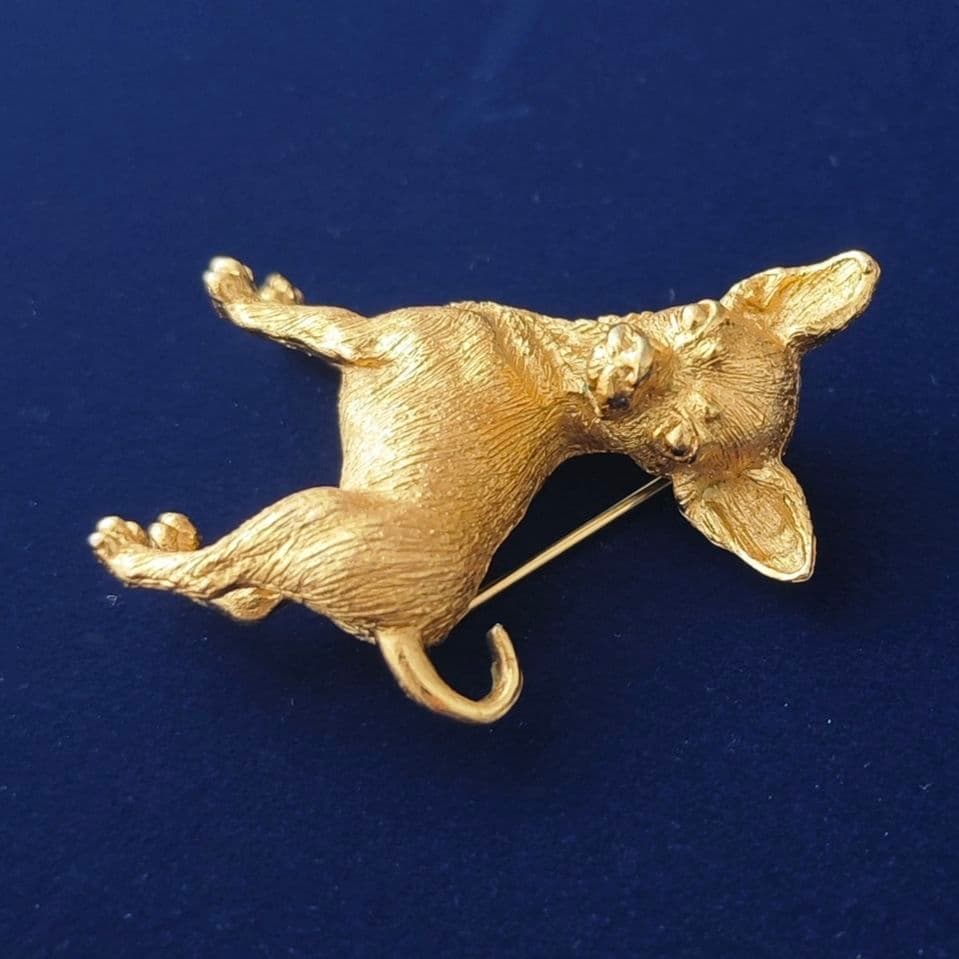 ヴィンテージtrifari チワワ ゴールドメタルブローチ 犬 dog