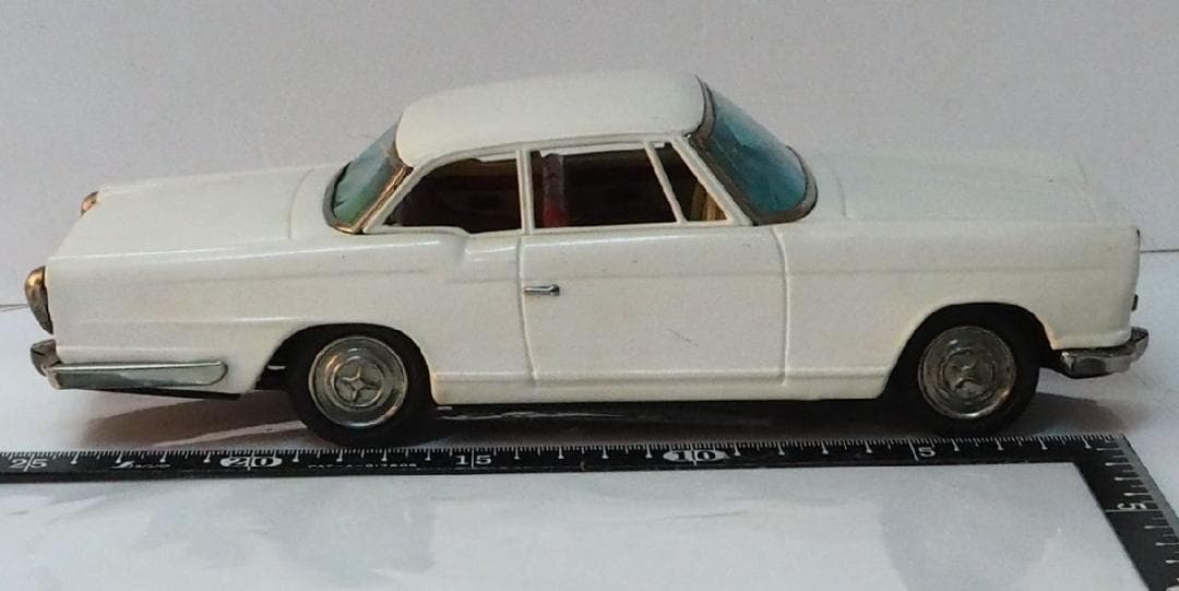 旭玩具【プリンス スカイライン スポーツ白リペイント】当時物ブリキ製ミニカー