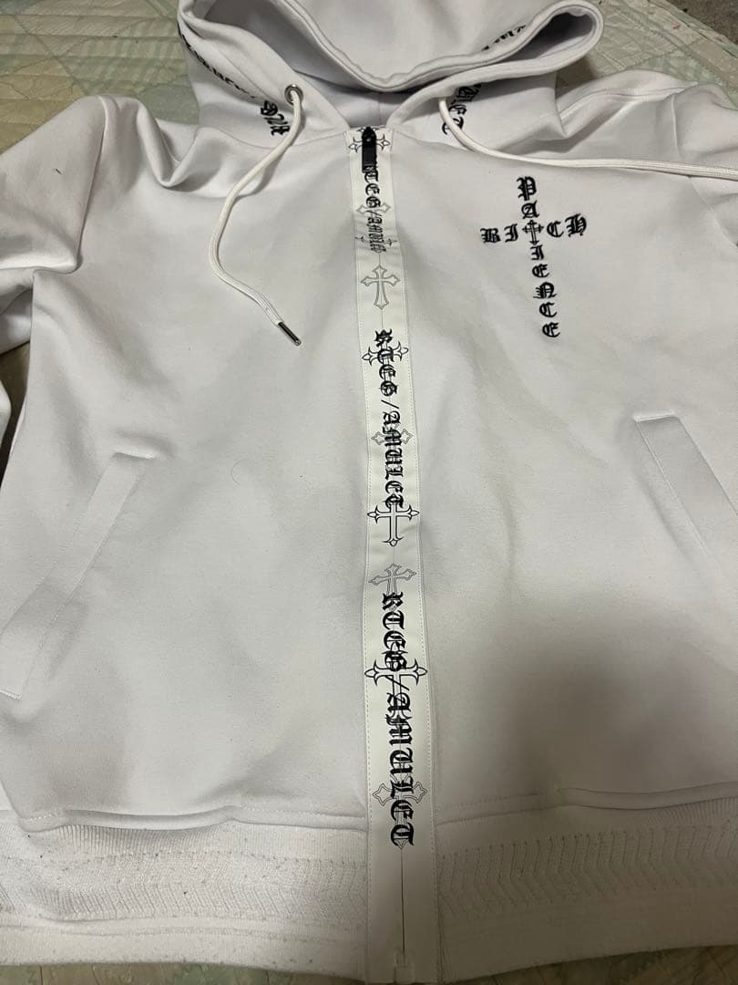 アダムスジャグラー　ホワイトセットアップ