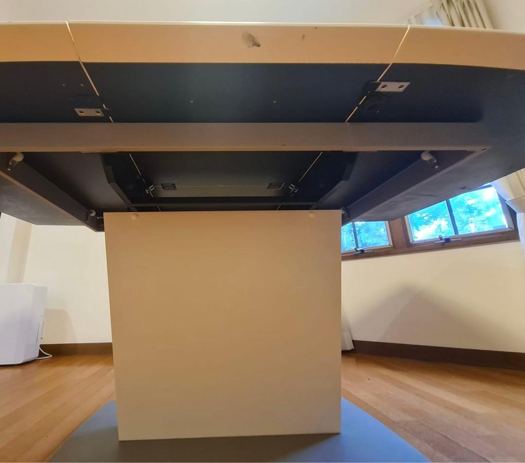 エリ Boconcept ミラノ　伸縮式　ダイニングテーブル　ホワイト